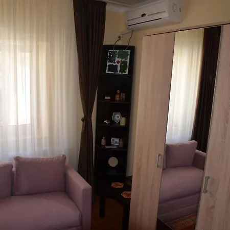 Casa Cu Fluturi