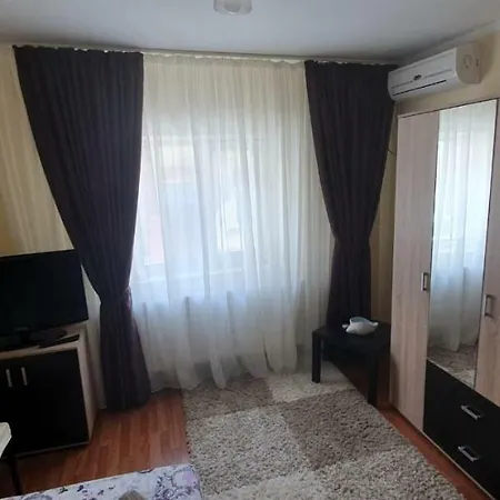 Homestay Casa Cu Fluturi *